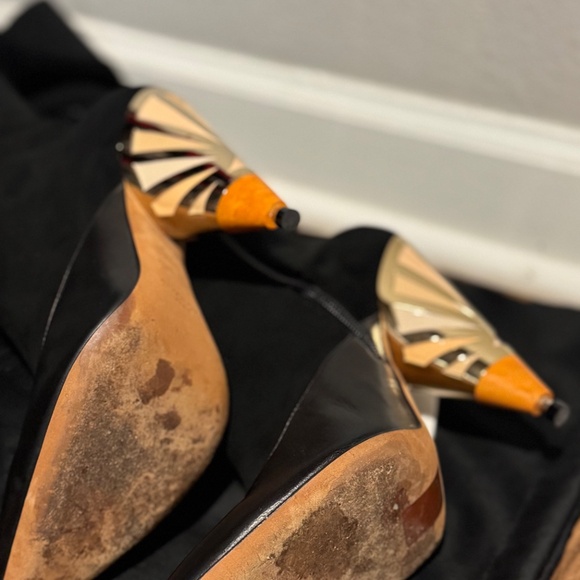 Boots - Picture 8 of 11